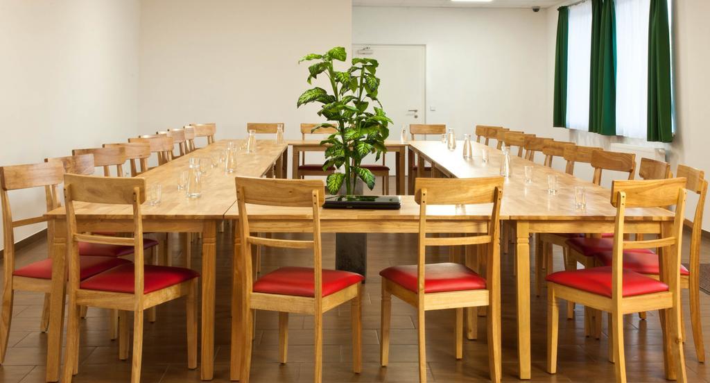 Winrooms "Hotel&Appartement" Винер Нойщат Екстериор снимка