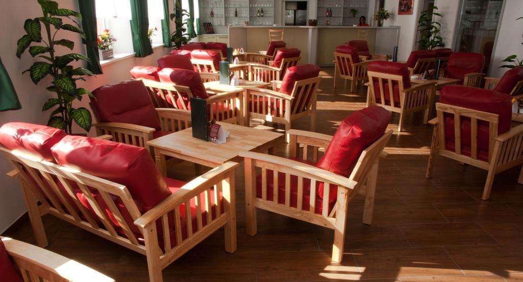 Winrooms "Hotel&Appartement" Винер Нойщат Екстериор снимка