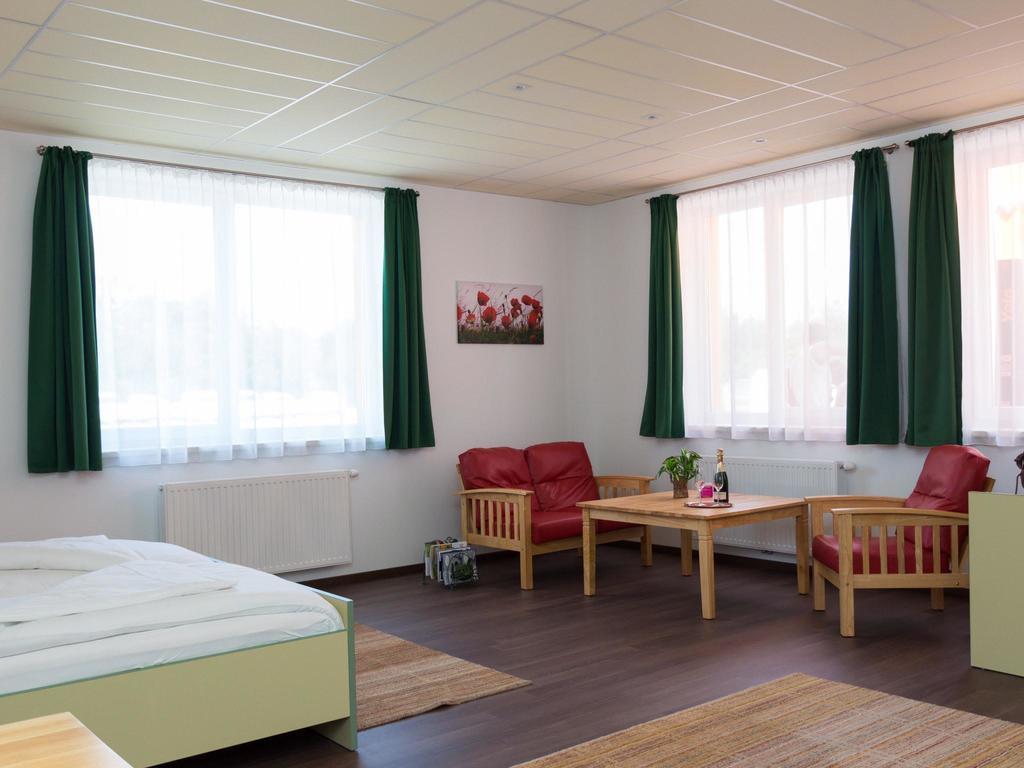 Winrooms "Hotel&Appartement" Винер Нойщат Екстериор снимка