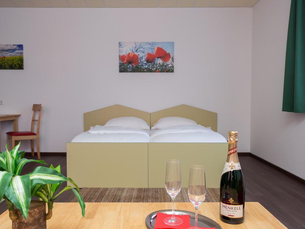 Winrooms "Hotel&Appartement" Винер Нойщат Екстериор снимка