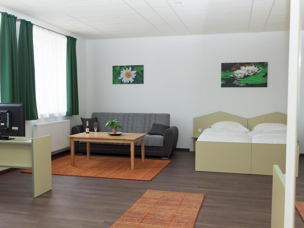 Winrooms "Hotel&Appartement" Винер Нойщат Екстериор снимка
