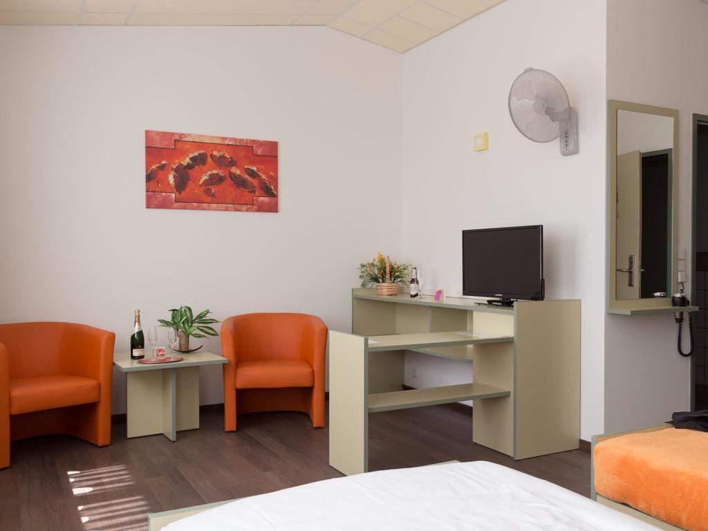 Winrooms "Hotel&Appartement" Винер Нойщат Екстериор снимка