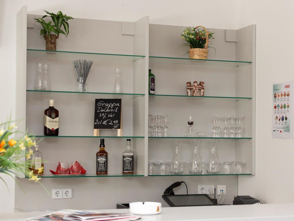 Winrooms "Hotel&Appartement" Винер Нойщат Екстериор снимка