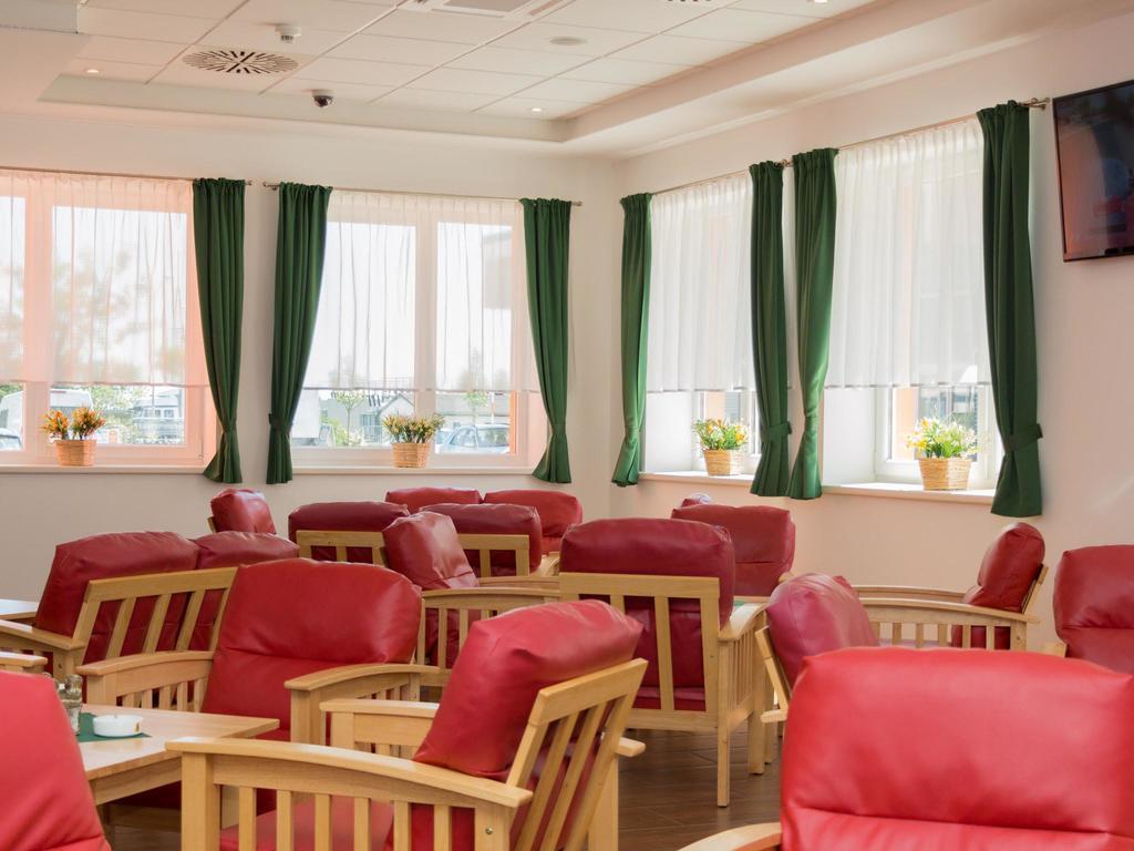 Winrooms "Hotel&Appartement" Винер Нойщат Екстериор снимка