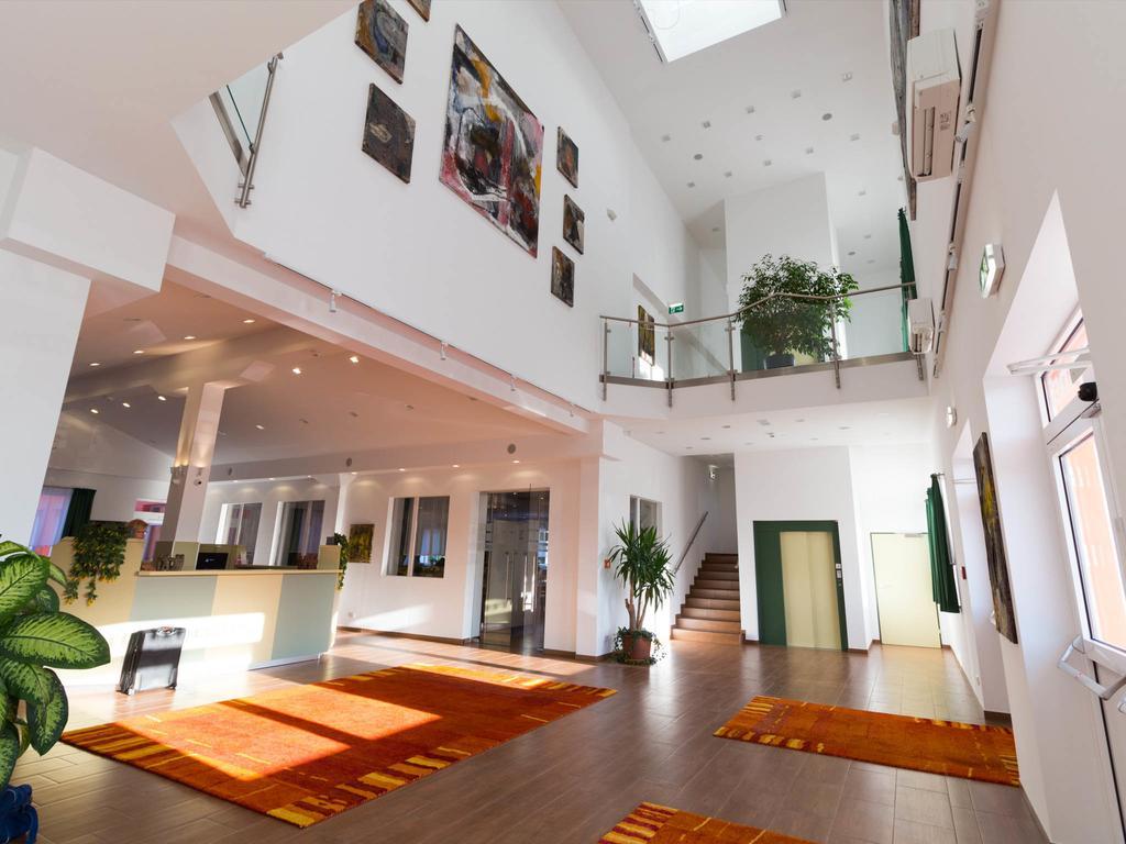 Winrooms "Hotel&Appartement" Винер Нойщат Екстериор снимка