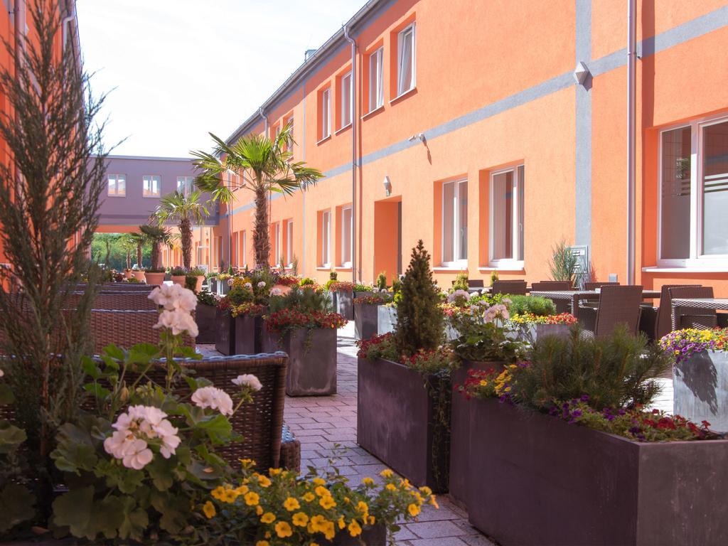 Winrooms "Hotel&Appartement" Винер Нойщат Екстериор снимка
