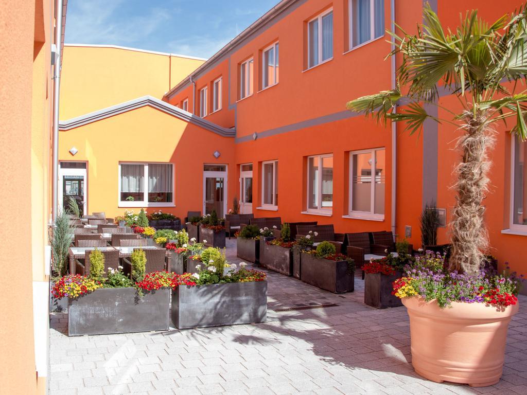 Winrooms "Hotel&Appartement" Винер Нойщат Екстериор снимка